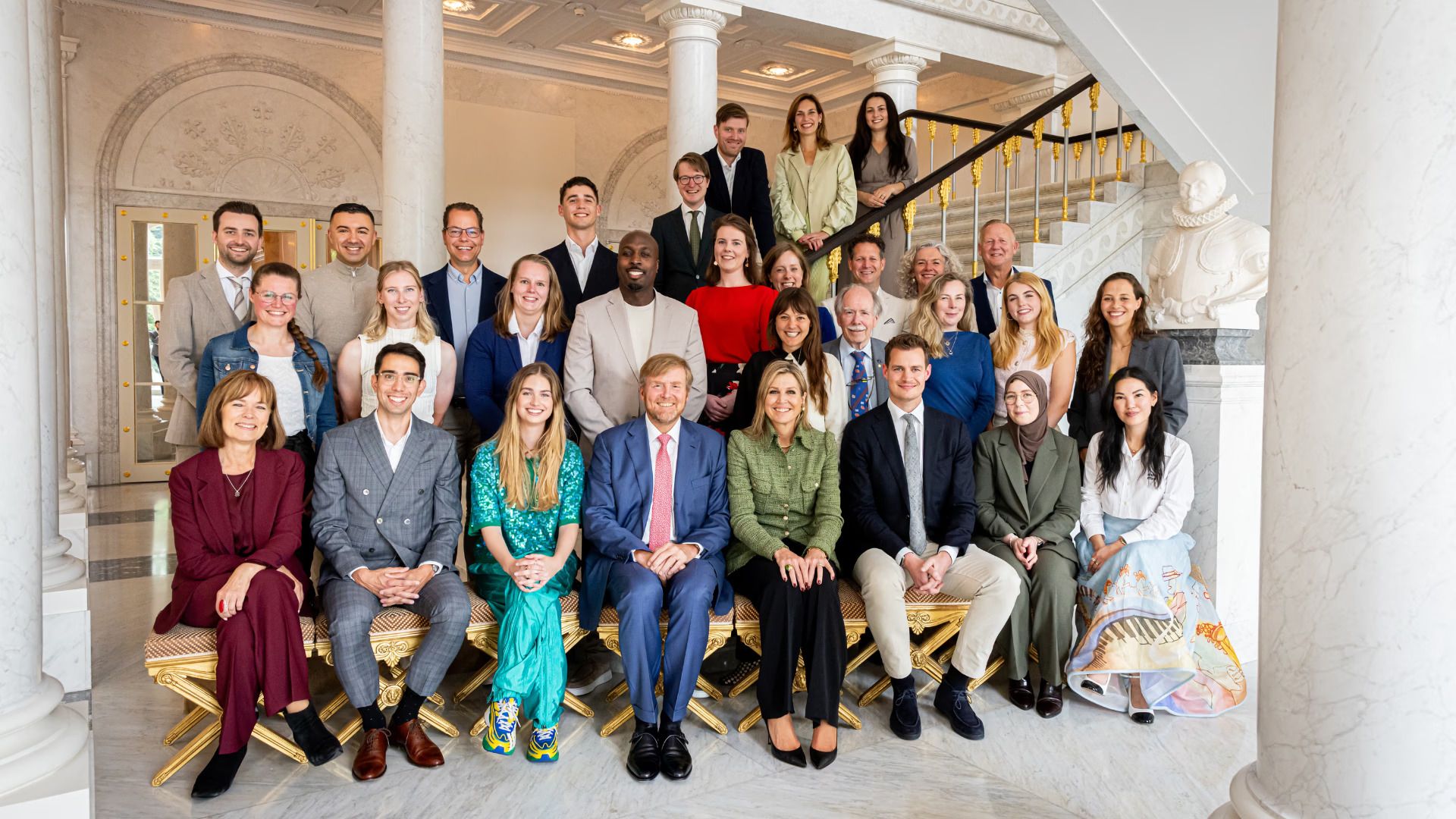 Winnaar Global People Award 2024 Omar Fouab te gast bij de Uitblinkerslunch